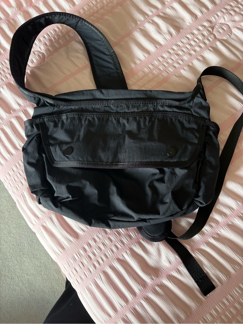 Bellroy Black Crossbody Bag - Minimal Everyday Carry